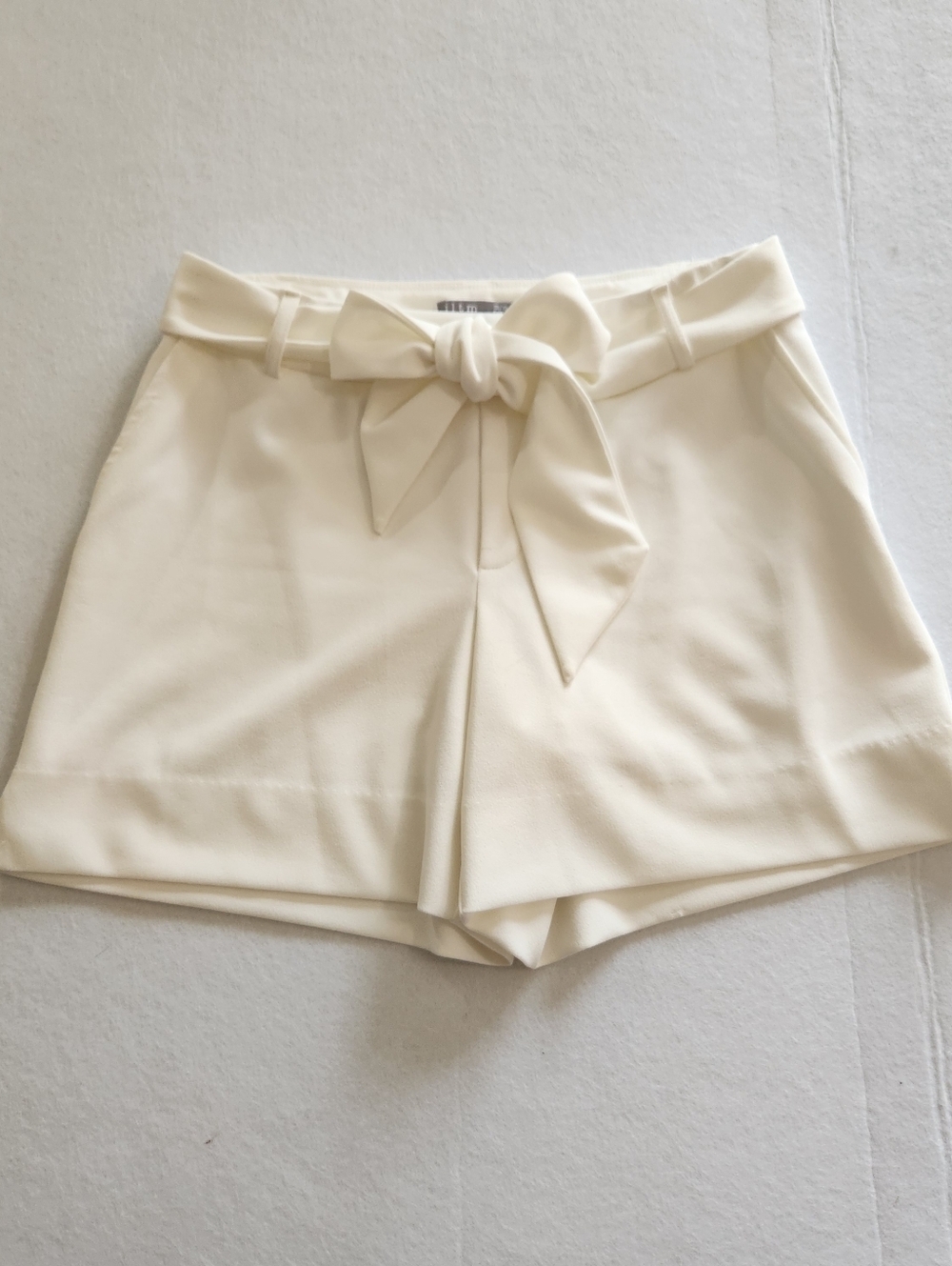 iltm High-Waist Classic Cream Tie-Belt Women's Shorts Size Medium